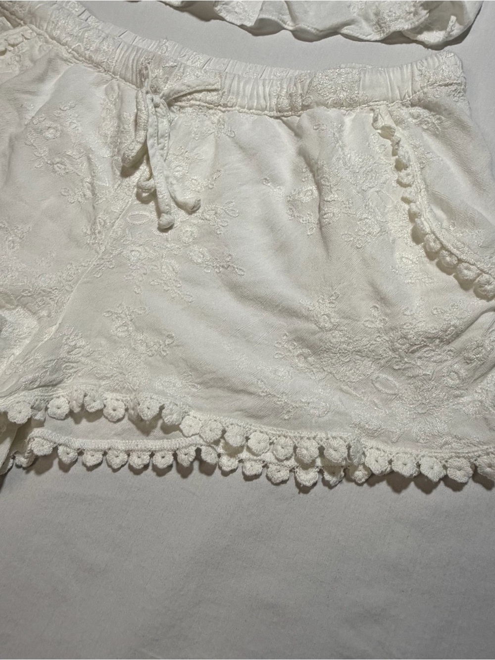 White Lace Trim cami and Shorts Set - Picture 2 of 8
